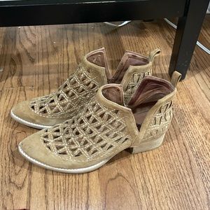 Jeffrey Campbell - Booties Size 8